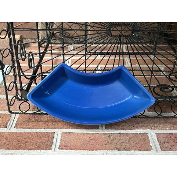 Longaberger Crescent Bowl Woven Traditions Cornflower Blue - Picture 3 of 5